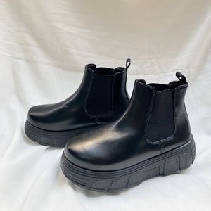 Platform Goth Chic Chelsea Boots BRAND NEW
